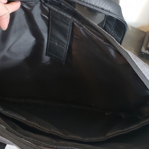 Vangoddy Chrono Messenger Bag Black & Gray NWOT - Picture 5 of 9